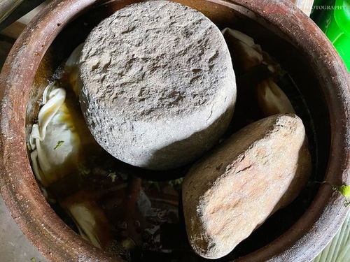 杭州特產梅干菜,腌制過程也是用腳踩,當地人 這是傳統(tǒng)制作方法