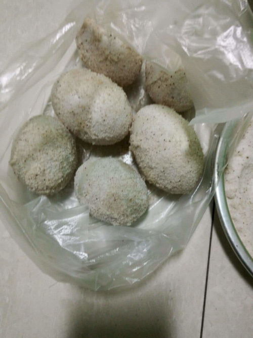 咸鴨蛋好吃,會腌的人很少,鴨蛋怎么腌制才出油,2個秘訣是關(guān)鍵